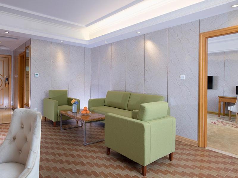 Vienna Hotel Hainan Oriental Avenue Dongfang Екстериор снимка